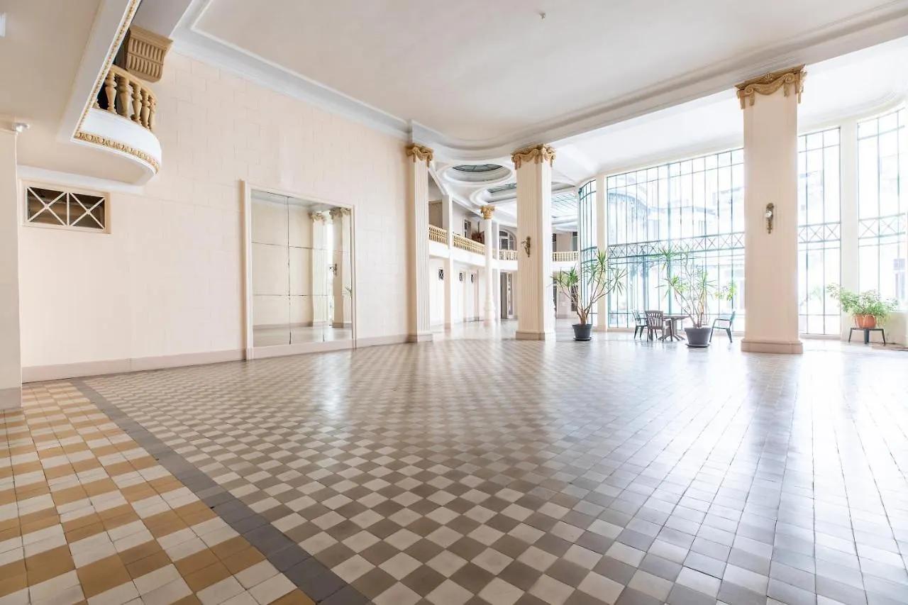 La Belle Epoque Apartment Vichy